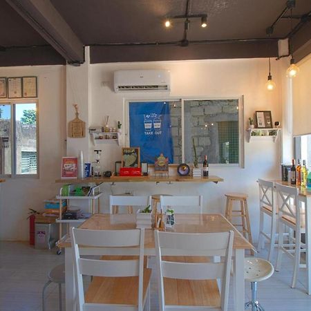 Hometel Barrio House Mactan มักตัน ภายนอก รูปภาพ