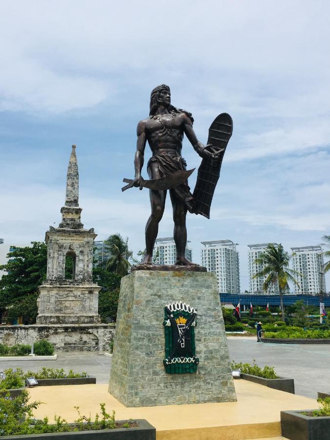 Hometel Barrio House Mactan มักตัน ภายนอก รูปภาพ