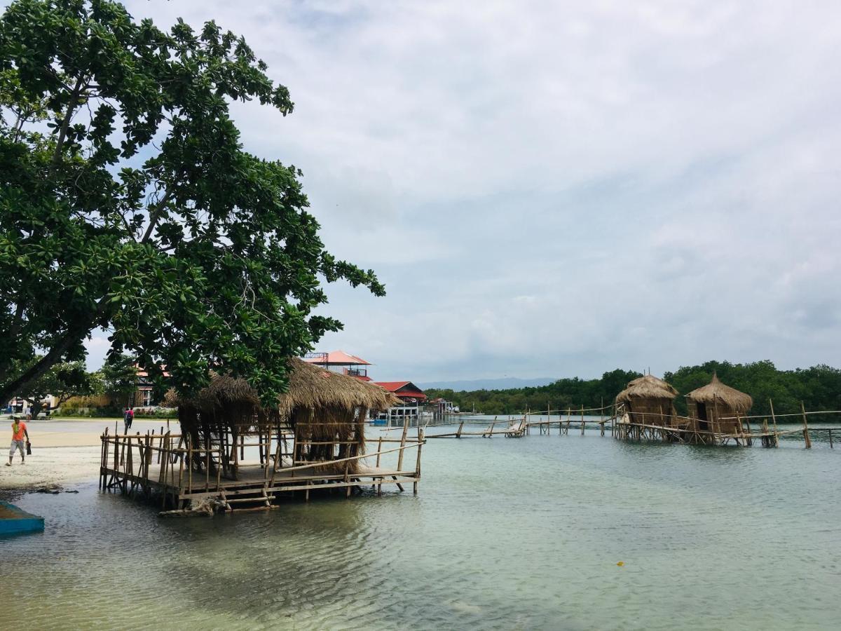 Hometel Barrio House Mactan มักตัน ภายนอก รูปภาพ