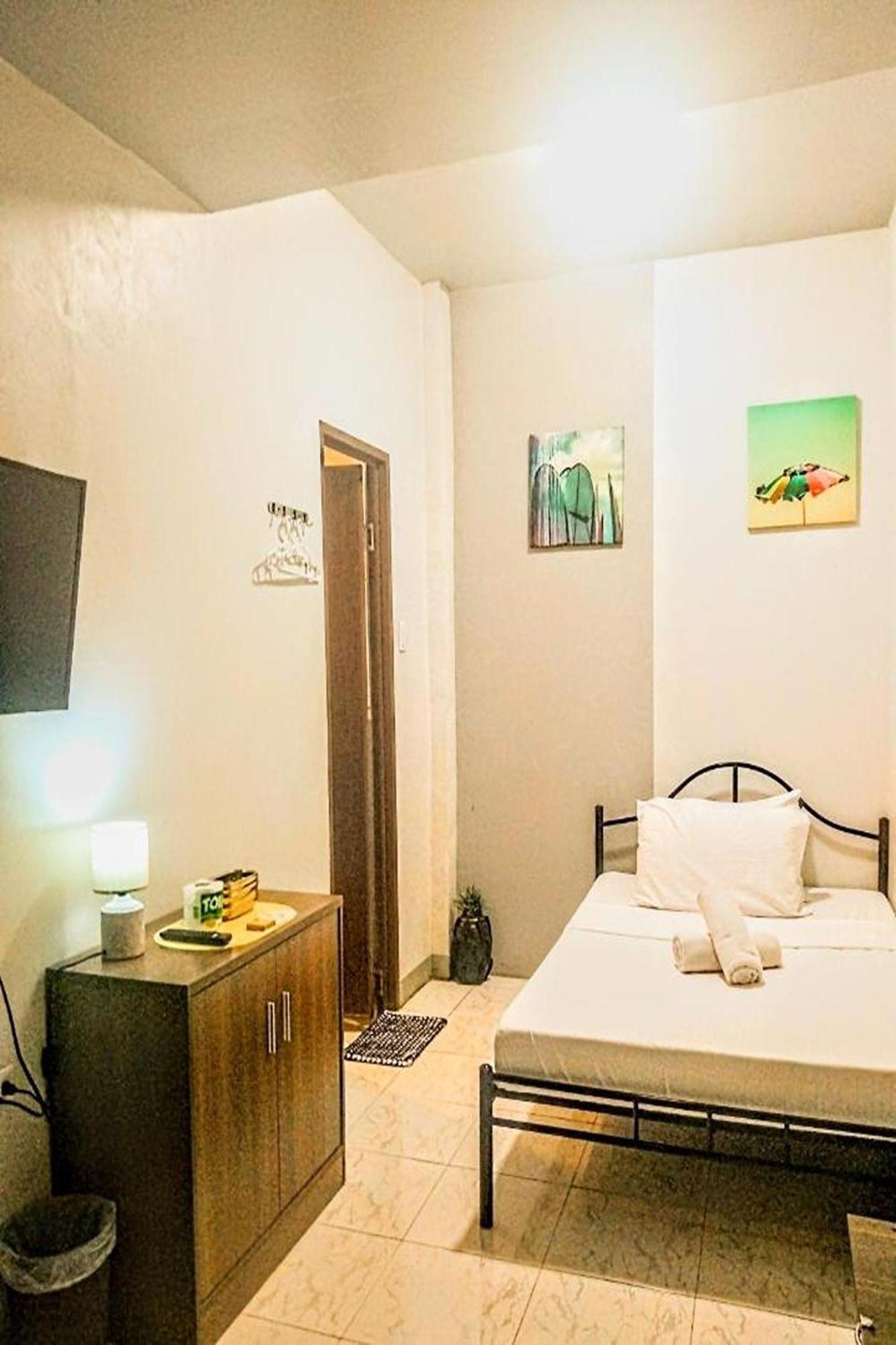 Hometel Barrio House Mactan มักตัน ภายนอก รูปภาพ