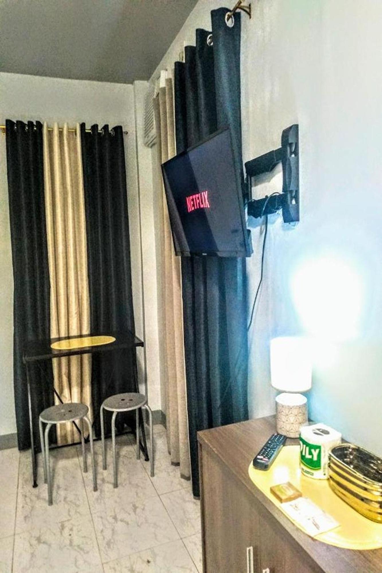 Hometel Barrio House Mactan มักตัน ภายนอก รูปภาพ